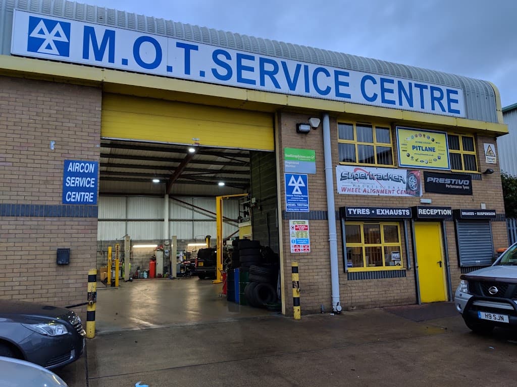 Pitlane M O T & Service Centre
