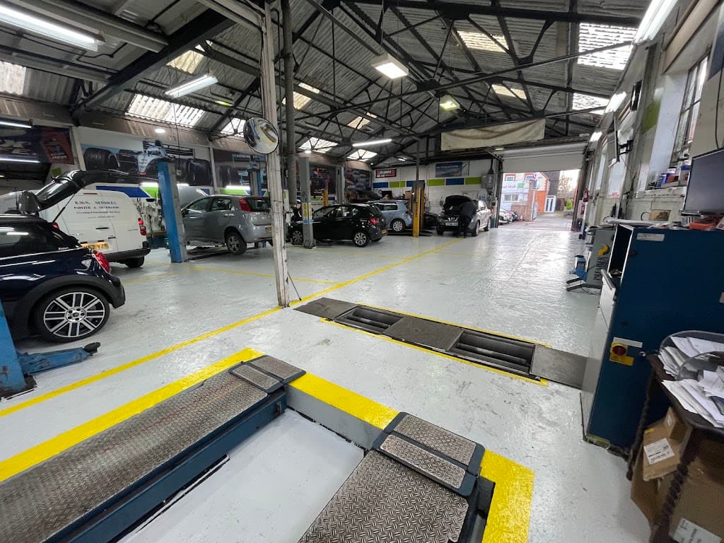 Duston Garage